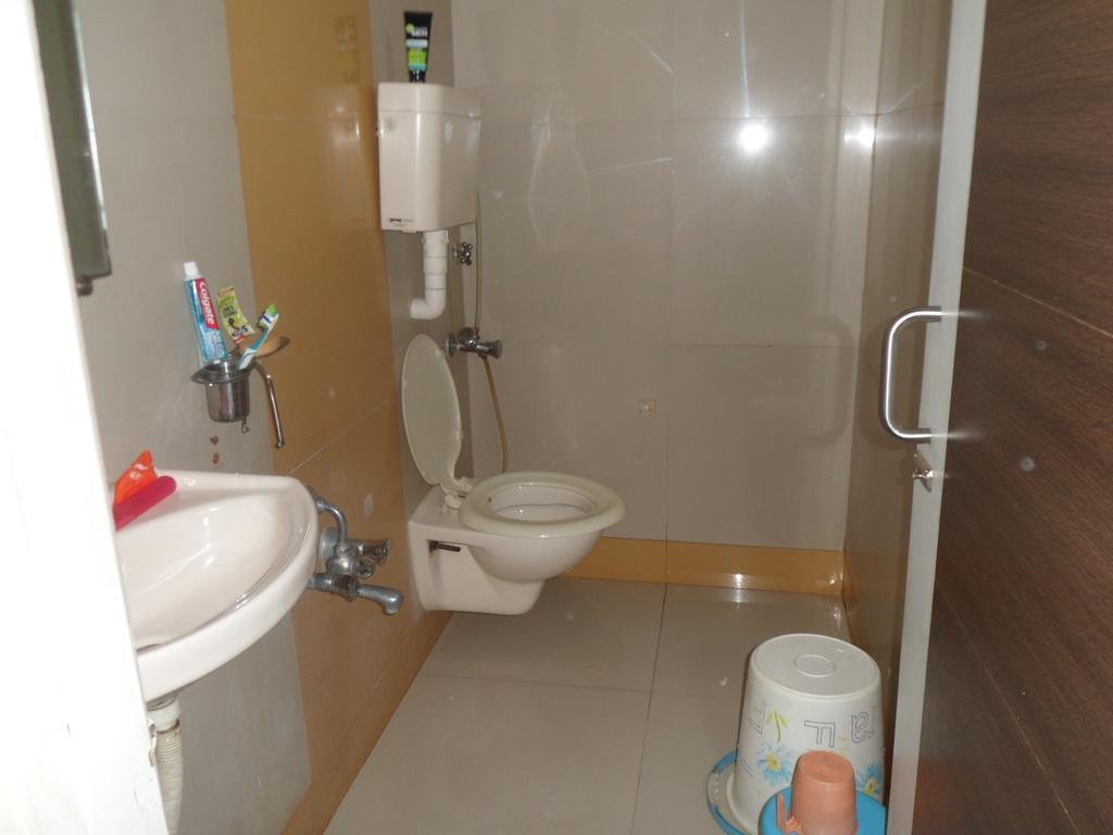 Hotel Atithi Ahmedabad Luaran gambar