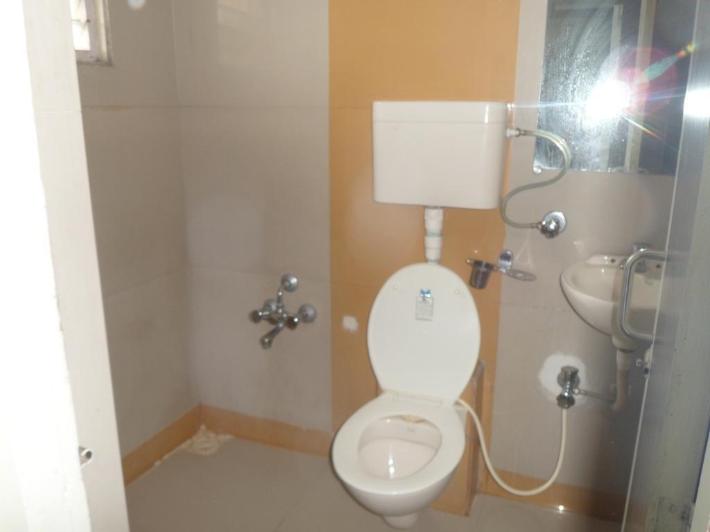 Hotel Atithi Ahmedabad Luaran gambar